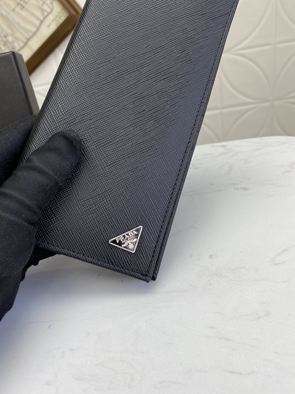 プラダ財布コピー内部構造